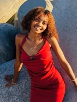 Saida's profile, a single 21-year-old a woman in Toamasina