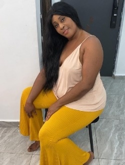 Kayla's profile, a single 36-year-old a woman in Douala