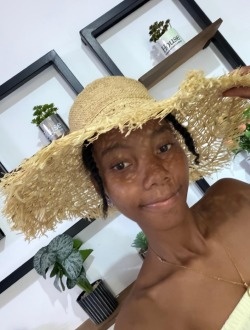 Floria's profile, a single 19-year-old a woman in Antsiranana