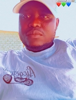 Seni's profile, a single 34-year-old a man in Man