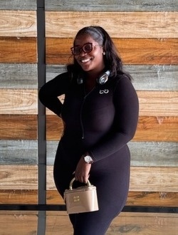 Jasmine's profile, a single 22-year-old a woman in Douala