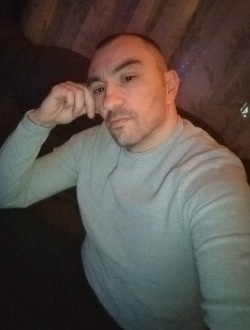 Lorenzo's profile, a single 48-year-old a man in Tournai