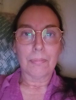 Bowling's profile, a single 65-year-old a woman in Victoriaville