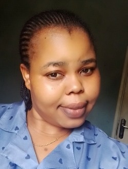 Chris's profile, a single 27-year-old a woman in Kinshasa