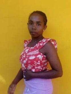 Clo's profile, a single 38-year-old a woman in Sambava