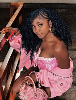 Tiana's profile, a single 27-year-old a woman in 1ER Arrondissement