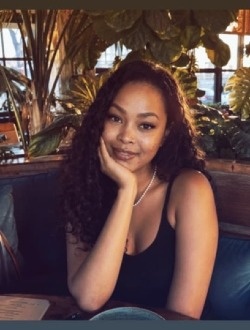 Tsiky's profile, a single 41-year-old a woman in Antananarivo