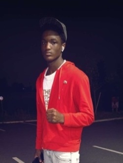 Alpha's profile, a single 19-year-old a man in Lyon