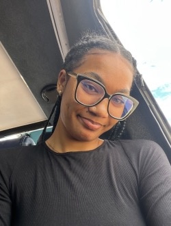 Telike's profile, a single 21-year-old a woman in Antananarivo