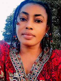 Lena's profile, a single 37-year-old a woman in Yaoundé