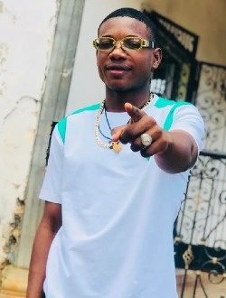 Alex's profile, a single 18-year-old a man in Yaoundé