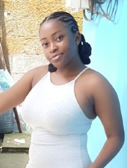 Andrea's profile, a single 21-year-old a woman in Douala