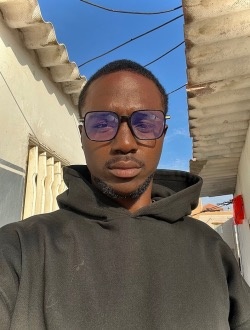 Malick's profile, a single 28-year-old a man in Dakar-Marine