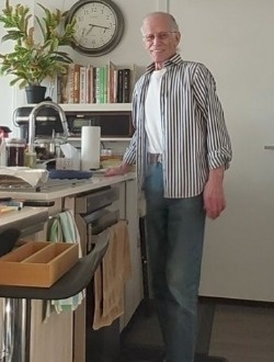Ray's profile, a single 79-year-old a man in Montréal