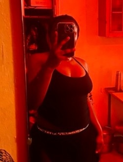 Branda's profile, a single 23-year-old a woman in Douala