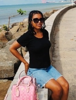 Angela's profile, a single 21-year-old a woman in Toamasina