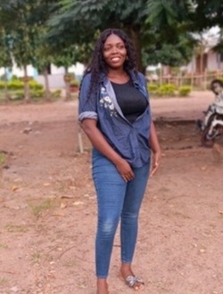 Nesty's profile, a single 34-year-old a woman in Lomé