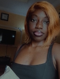 Quesnay's profile, a single 25-year-old a woman in Pointe-Noire