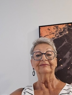 Denise's profile, a single 72-year-old a woman in Québec