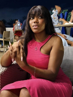 Celyne's profile, a single 38-year-old a woman in Labenne