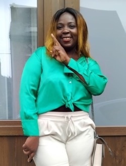 Nestine's profile, a single 42-year-old a woman in Marseille