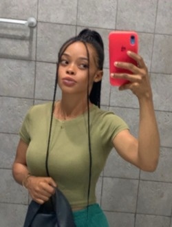 Flora's profile, a single 29-year-old a woman in Grand-Bassam