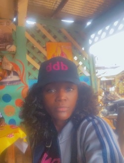 Lore's profile, a single 41-year-old a woman in Yaoundé