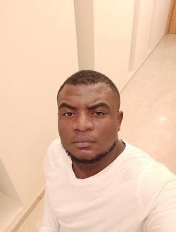 Stive's profile, a single 33-year-old a man in Palmeraie