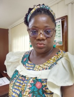 Laure's profile, a single 38-year-old a woman in Douala