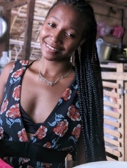 Francia's profile, a single 26-year-old a woman in 1ER Arrondissement