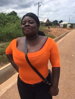 Queen's profile, a single 34-year-old a woman in Aberdeen