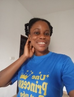 Esther's profile, a single 33-year-old a woman in Abidjan
