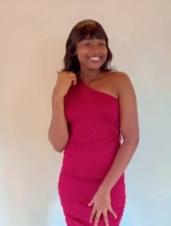 Danielle's profile, a single 19-year-old a woman in Yaoundé