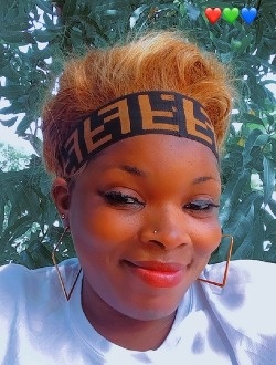 Brigitte's profile, a single 33-year-old a woman in 1er Arrondissement