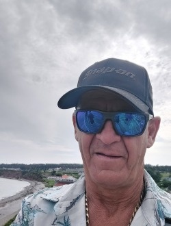 Francis's profile, a single 59-year-old a man in Saint-Jérôme