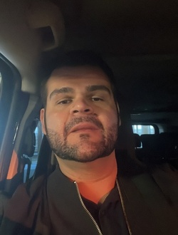 Luigi's profile, a single 37-year-old a man in Bourges