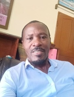 Richard's profile, a single 46-year-old a man in Lomé