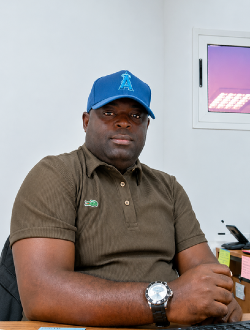 Bénade's profile, a single 35-year-old a man in Port-Gentil