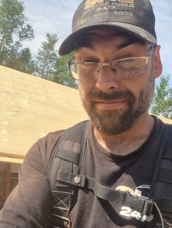 Tom's profile, a single 34-year-old a man in Mont-Laurier