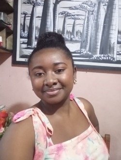 Amandine's profile, a single 22-year-old a woman in 67 Ha