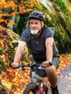 Perfil de Albert, un hombre soltero(a) de 65 años en Prévost