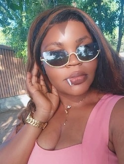 Nadya's profile, a single 37-year-old a woman in Vancouver