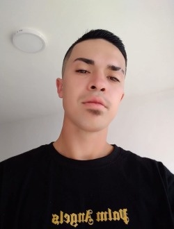 Camilo's profile, a single 31-year-old a man in Bogotá