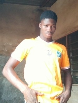 M's profile, a single 18-year-old a man in Lomé