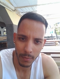 Yadrián's profile, a single 33-year-old a man in Matanzas