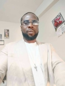 Mambe's profile, a single 42-year-old a man in 'Aïn Mouka