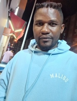 Yann's profile, a single 37-year-old a man in Tunis