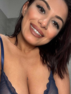 Nadia's profile, a single 25-year-old a woman in Tunis