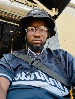 Cheikh's profile, a single 27-year-old a man in Paris