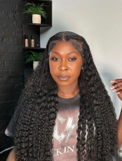 Monique's profile, a single 34-year-old a woman in Le Plateau